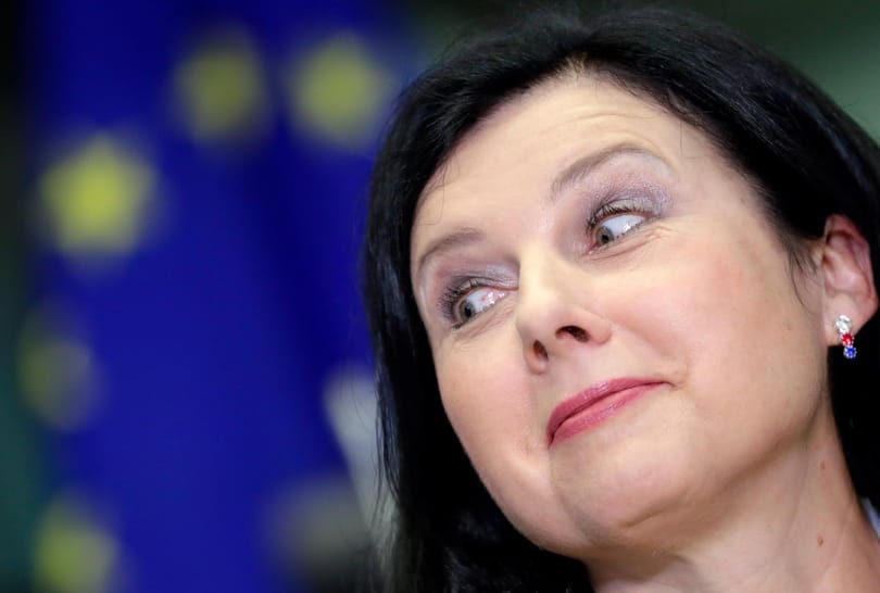 Hiába Orbán kirohanása, Von der Leyen megbízik a kormány által bírált EU-biztosban