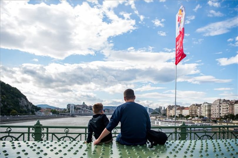 Így foglalták el a Szabadság hidat