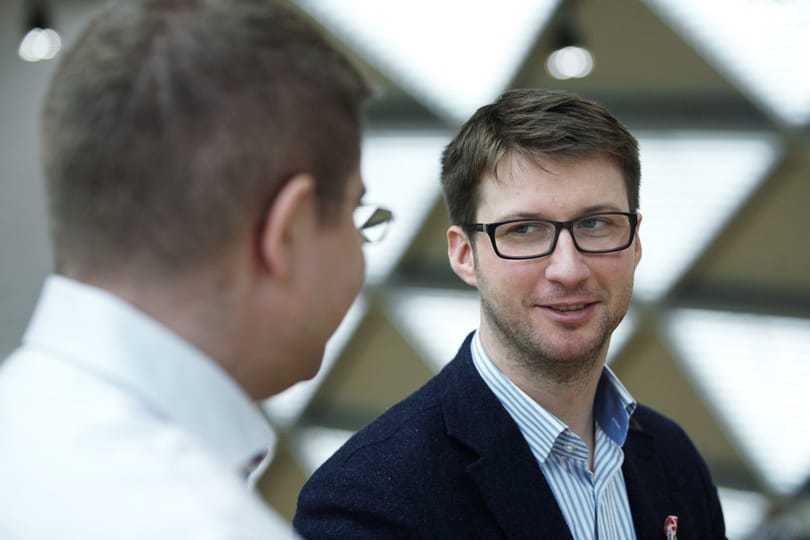 A Fidelitas-elnök nem, de a Kétfarkú legrosszabb jelöltje elindul az V. kerületben
