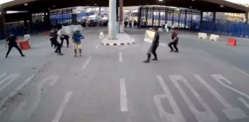 Késes határsértőt így még nem terítettek le – videó