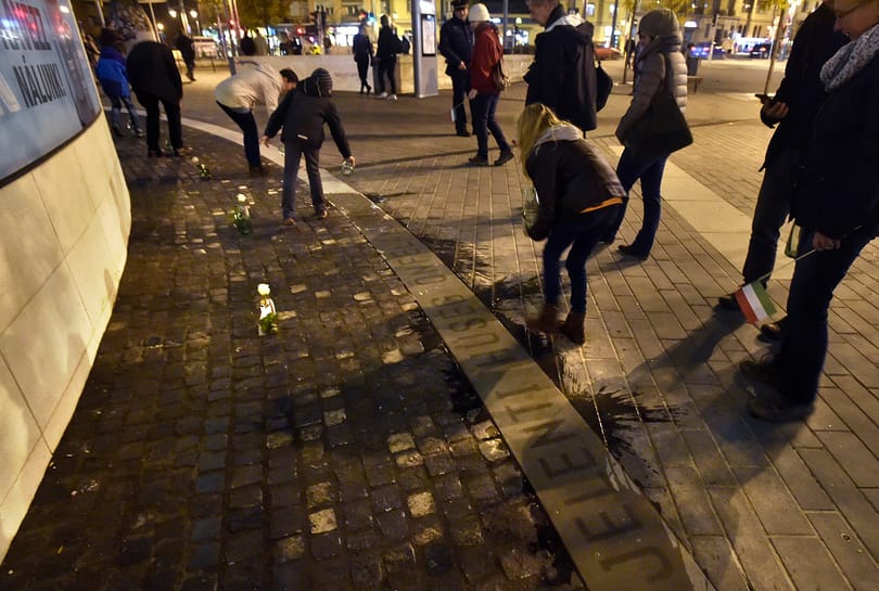 Fotó: Trükkös emlékművet avattak Újbudán