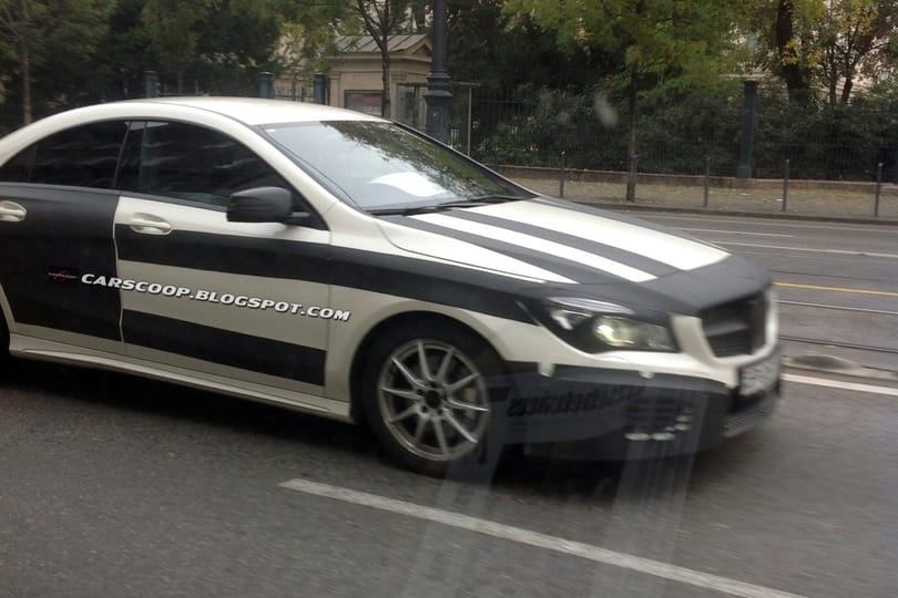 Álcázott Merci a budapesti forgalomban - fotó