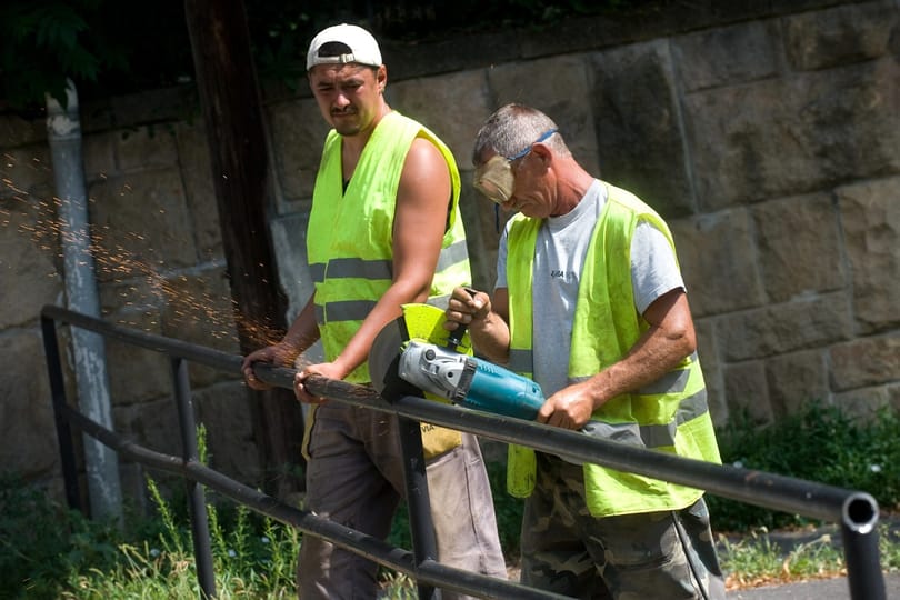 Kerítést bontott a XII. kerület az amerikai nagykövet villájánál
