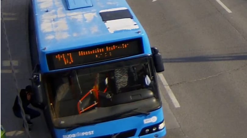 Pofátlan buszos tolvajt keresnek a Bosnyák térről – videó