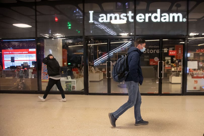 Hollandiában egyre több az új fertőzött, a kórházakban viszont csökken a betegek száma