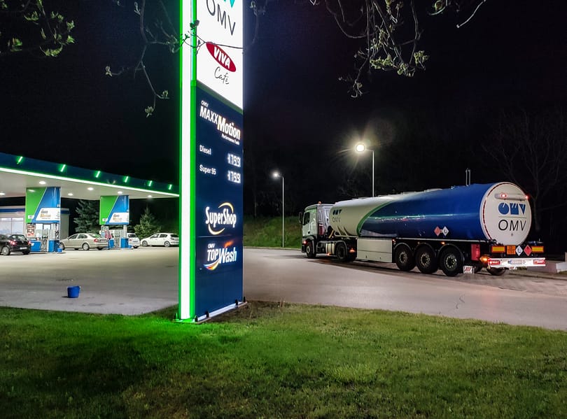 Két hetet nyerhetett a magyar kölcsönüzemanyaggal a hazai OMV, de aztán berobban az igazi benzinszomjszezon