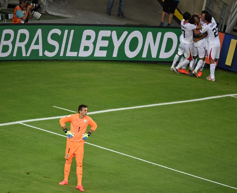Costa Rica hengerelt a második félidőben - Uruguay máris a kiesés szélén