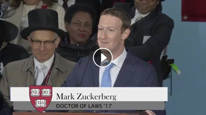 Majdnem elsírta magát Mark Zuckerberg az avatási beszédén, amikor elmesélte egy migráns fiú történetét