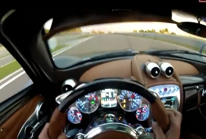 Ilyen, amikor egy profi csapat a 720 lóerős Pagani Huayrával – videó