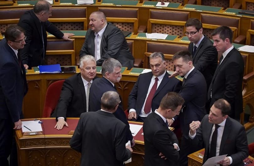 A lex Czeglédiről és a magántanulói státusz megszüntetéséről is szavaznak kedden