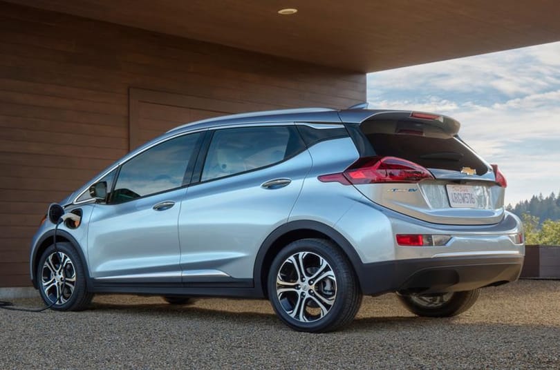 Ez mennyire etikus? Leégett egy Tesla, a konkurens General Motors felajánlotta a saját elektromos autóját