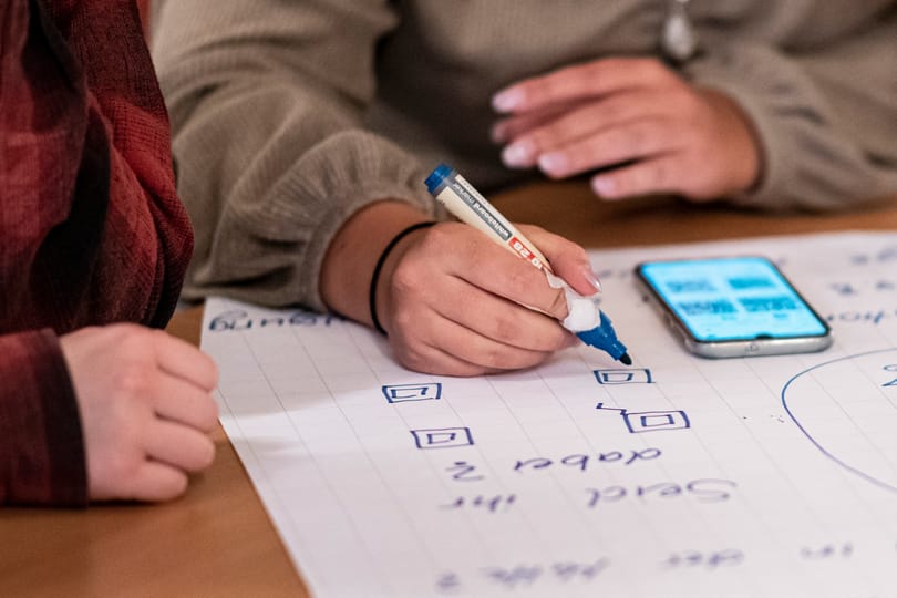 Érezhetően jobban tanulnak a diákok Hollandiában, mióta kitiltották a mobilokat az iskolákból