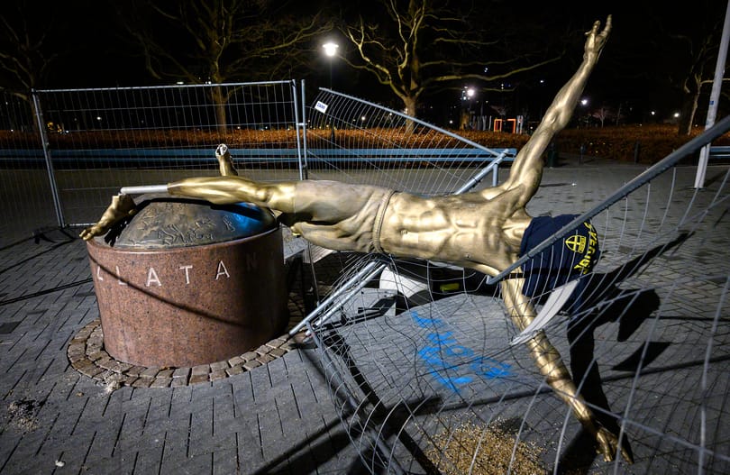 Annyiszor rongálták már meg Ibrahimovic malmői szobrát, hogy inkább máshová viszik