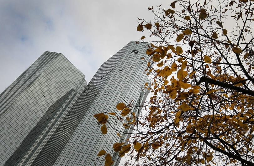Több mint 30 ezer embert rúgnak ki a Deutsche Banktól, osztalék sem lesz