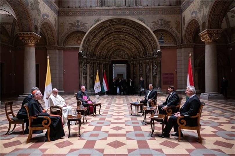 NYT: Isten nem egy erős ember, aki elhallgattatja az ellenfeleket, üzente a pápa Orbánnak