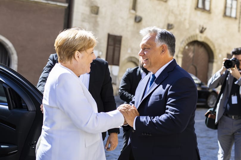 Die Welt-tényfeltárás: Így közvetítette ki Merkel a német hadiipari óriást Orbánnak és egy magyar oligarchának