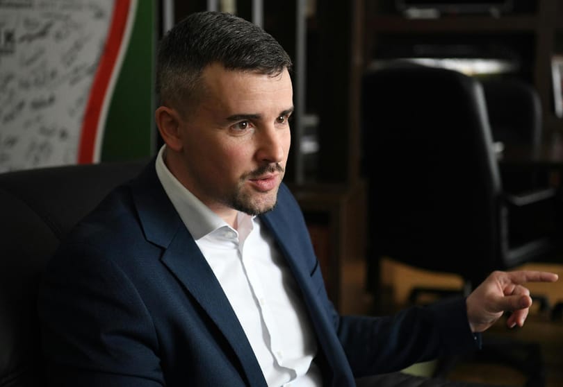 Jakab Péter kilép a Jobbikból, de mandátumát nem adja vissza