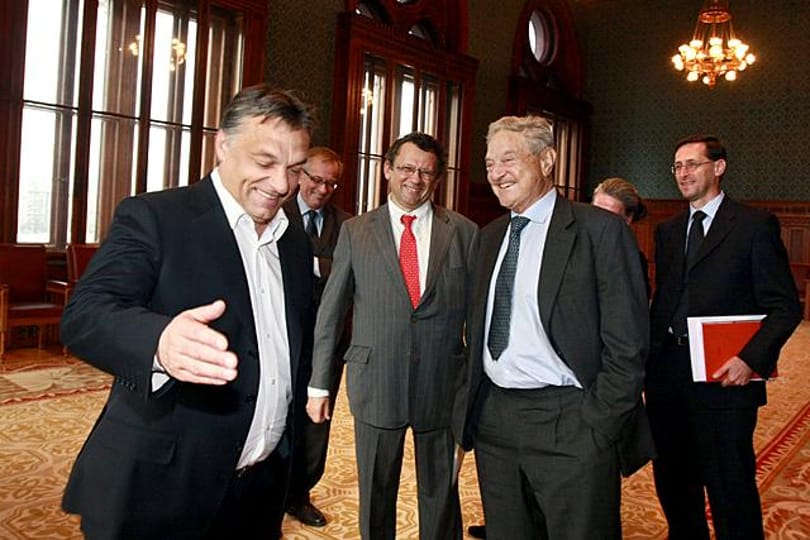 A nap, amikor a háttérhatalom fura mondatokat adott Orbán szájába