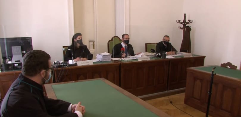 Eltiltotta a tanítástól örökre a bíróság a szexuális zaklatással vádolt tanárt