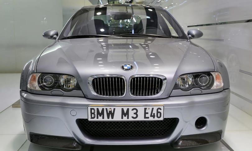 Szuperritka, 19 évesen szinte vadonatúj BMW M3 CSL vár új gazdára