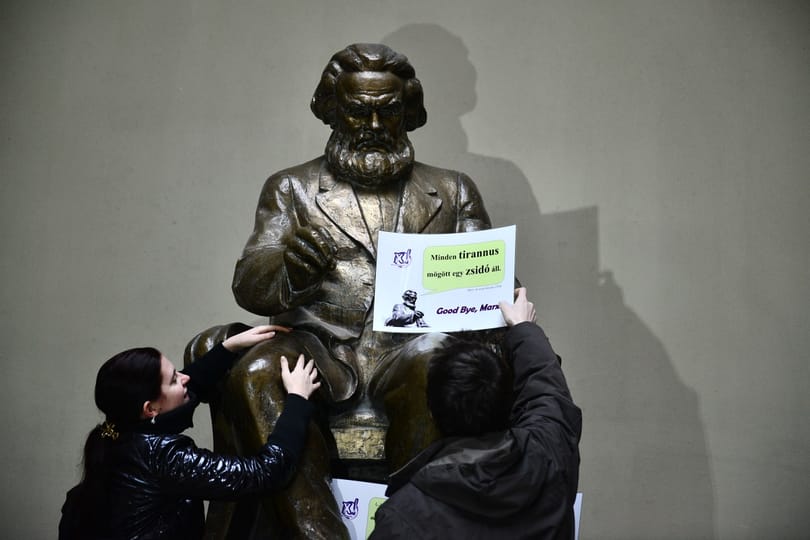 Válaszolt Rétvárinak a Corvinus-rektor: marad a Marx-szobor