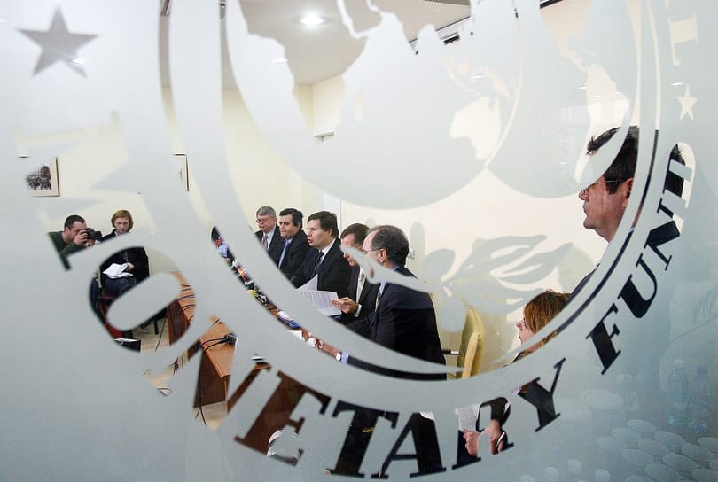 Az IMF azt akarja nálunk, amit megfúrt Romániában