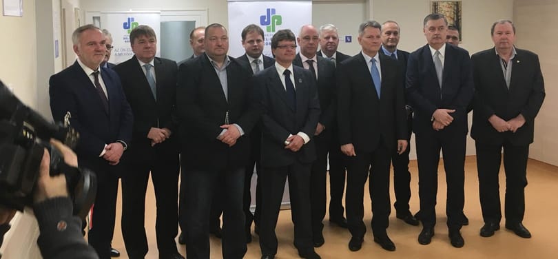Migránsozva adott át kórházi osztályt Németh Szilárd