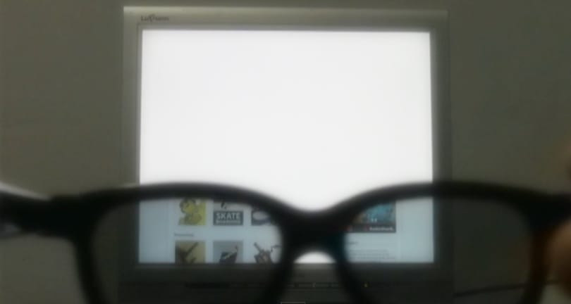 Fő a diszkréció - csak szemüveggel látható a monitor