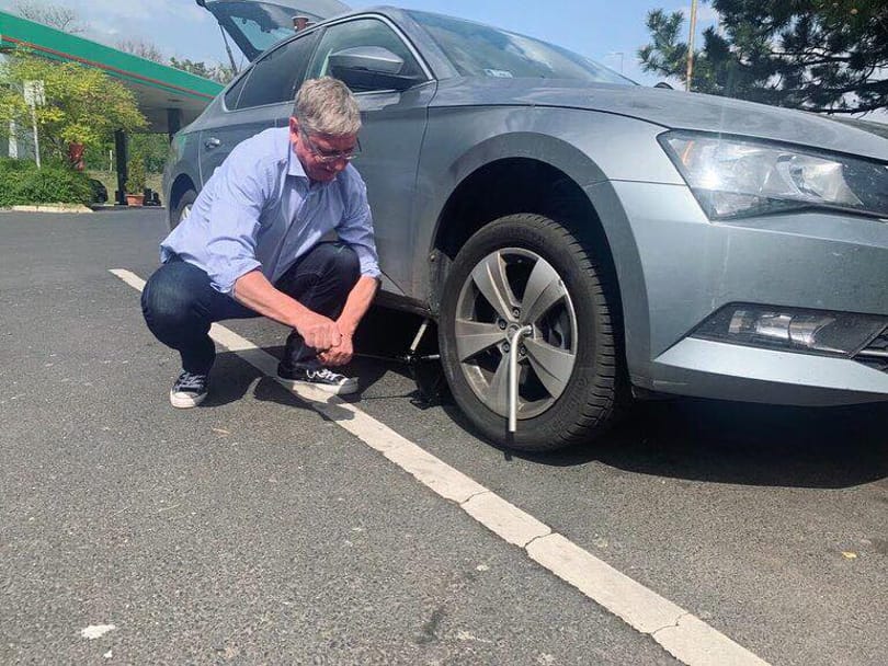 Defektet kapott Gyurcsány, de megjavította, és ezt le is fotózta