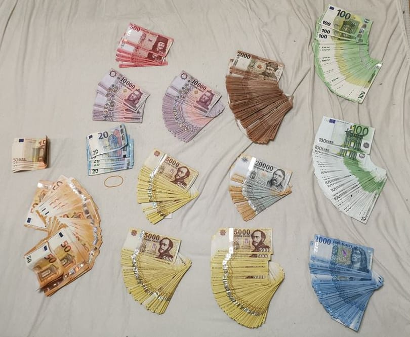 Gödöllői bútoráruház parkolójában csaptak le a rendőrök a drogkereskedőre – videó