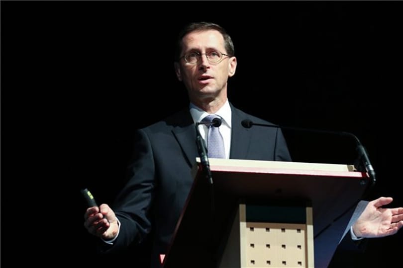 Varga megjutalmazza a határidőket betartó önkormányzatokat
