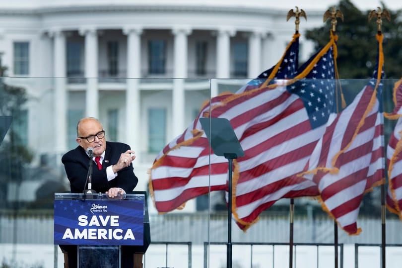 Házkutatást tartottak Trump korábbi ügyvédjénél