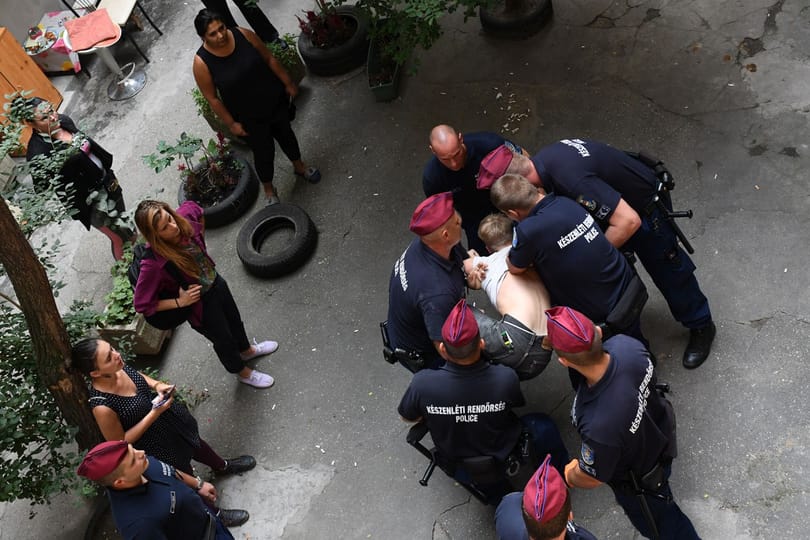 Rendkívüli ülést kezdeményez az ellenzék a kilakoltatások miatt
