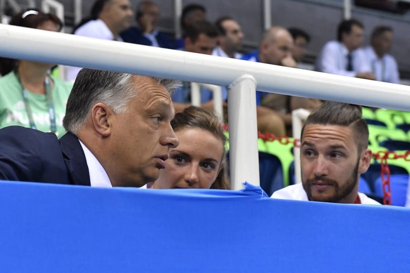 Orbán: Valami baj van velünk, magyar férfiakkal