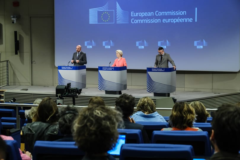 Ursula von der Leyen: Ukrajnának kell meghatároznia a békefeltételeket, mert őket támadták meg