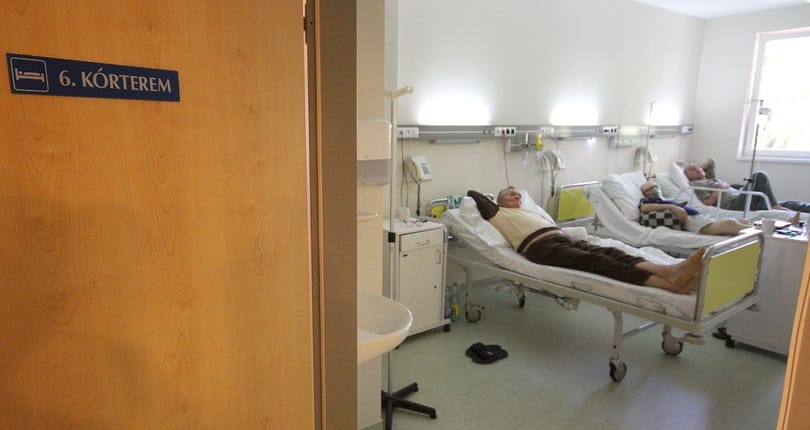 Kivenné az elfekvőket a kórházakból a kormány
