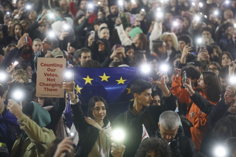 Parászka Boróka: Politikai busójárás az orbánizmus nevű mumussal