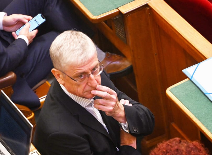 Tüntetést hirdetett Gyurcsány a közvetlen államfőválasztásért