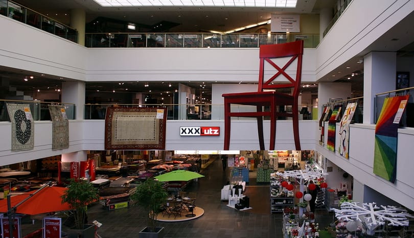 Hatalmas bútorlánc jön: megszorongatnák az IKEA-t?