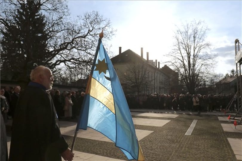 Online is összegyűlt az egymillió aláírás a nemzeti régiókért