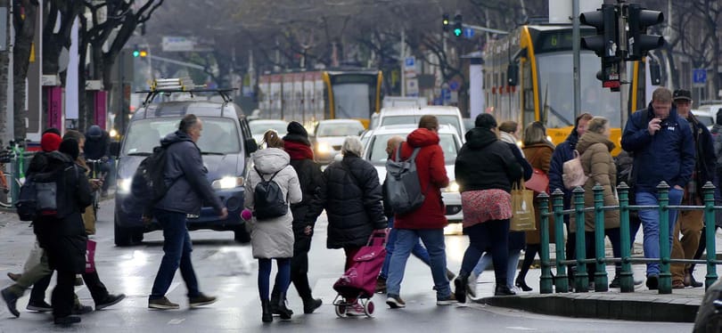 Íme a népszámlálás eredményei: 900 ezer katolikus eltűnt, öregszik a társadalom