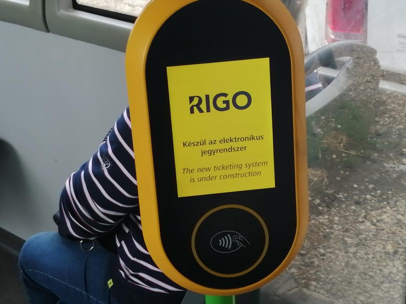 Budapesti trolin észleltünk e-jegy-automatát