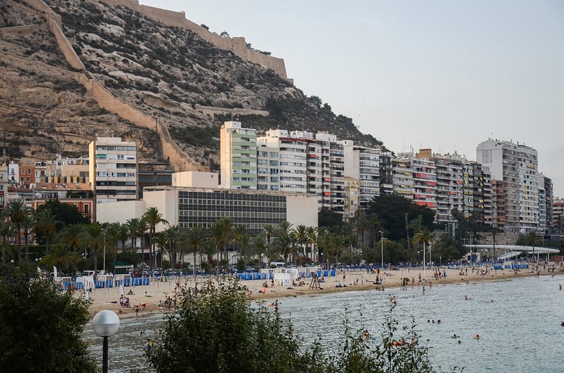 Kiakadt egy brit nő, mert spanyolországi nyaralása során spanyolokkal találkozott
