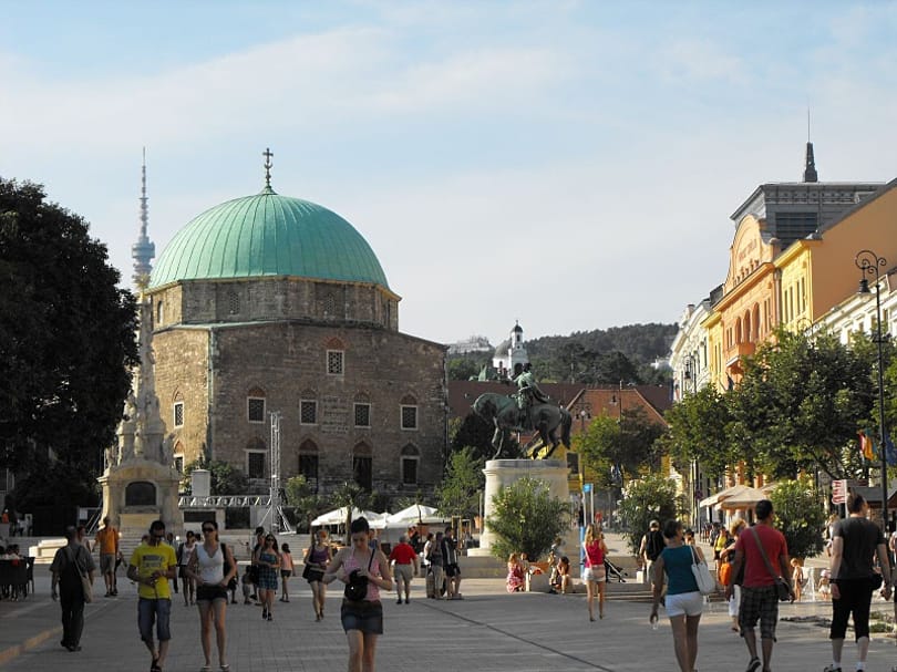 Símaszkos sorozatrablókat fogtak Pécsen