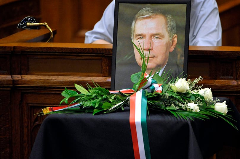 Horn Gyulára emlékezett a teljes parlament