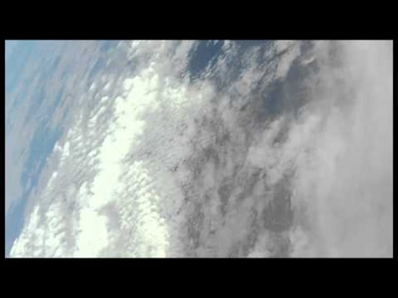 Videó: rekordot állított be egy egyszerű papírrepülő