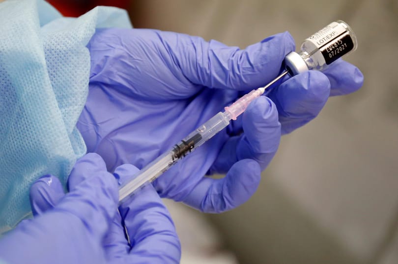 A 12 és 15 év közötti korosztályra is engedélyezteti vakcináját az EU-ban a Pfizer–BioNTech