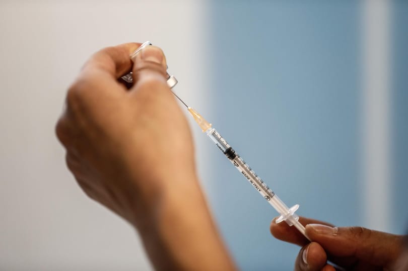 Adagonként 19,5 euróért vett az EU újabb 900 millió Pfizer-vakcinát