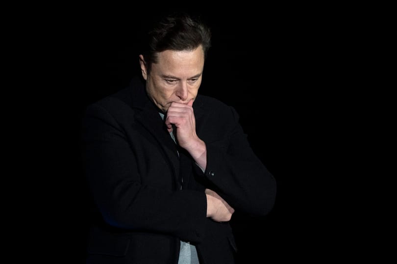 Egy volt NASA-fejes szerint Elon Musk azután álmodta meg a SpaceX-et, hogy egy orosz mérnök leköpte őt