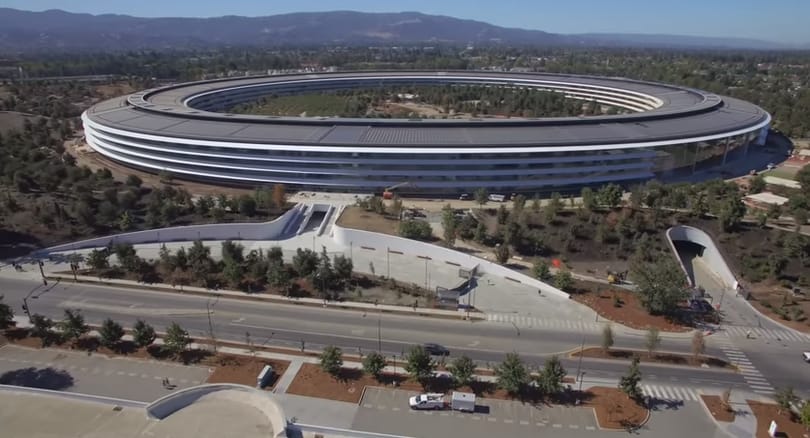 Egyre szebb és majdnem kész: itt a legújabb drónvideó az Apple Parkról